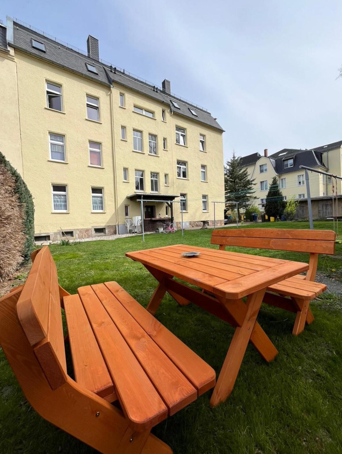 1 Raum Dachgeschosswohnung In Ruhiger Lage Limbach-Oberfrohna Екстер'єр фото